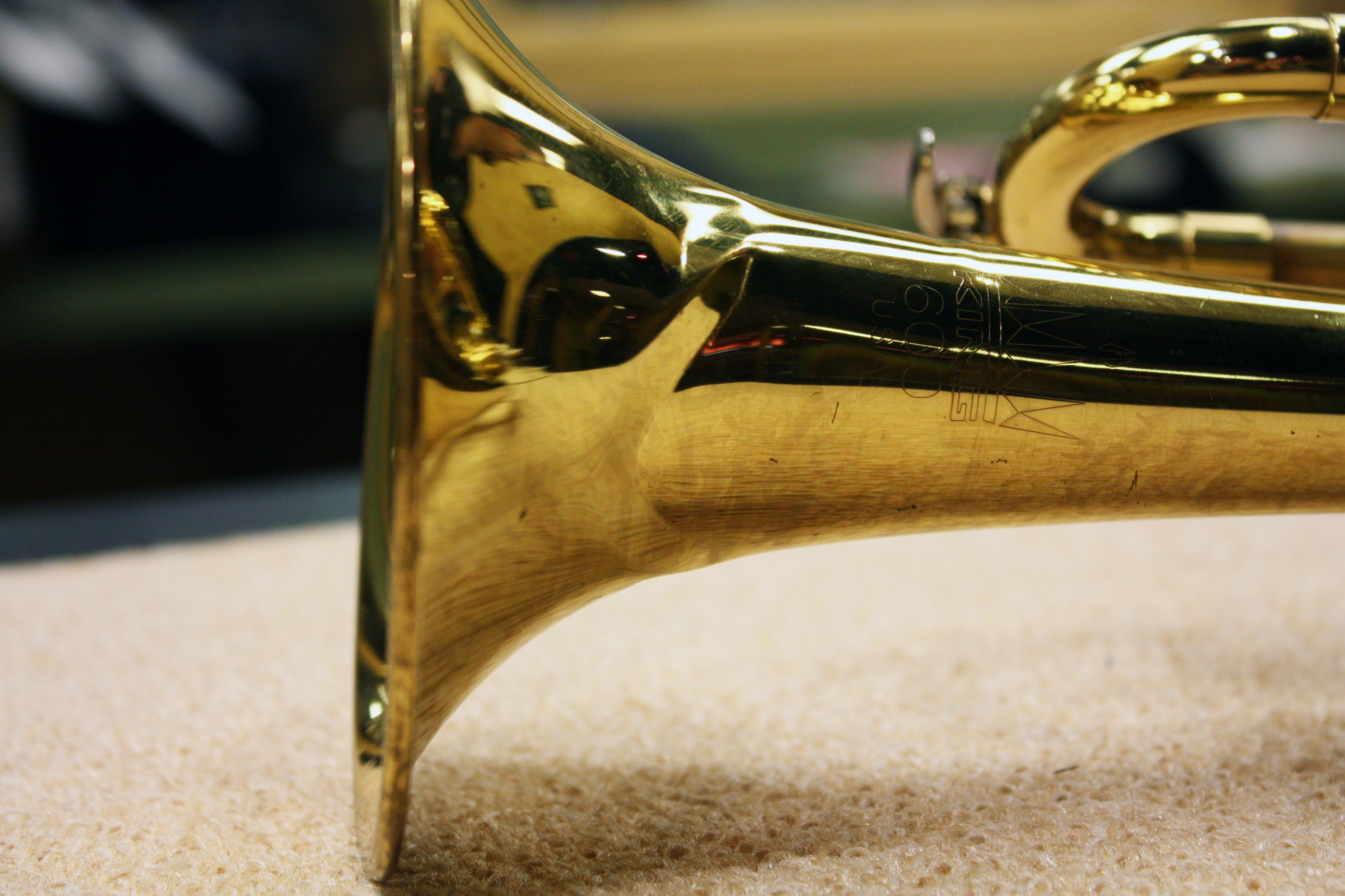 Trumpet bell dent